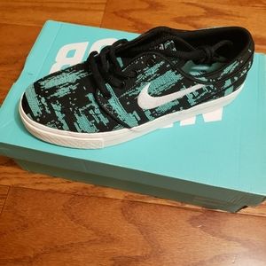 Nike Kids Stefan Janoski GS Size 4.5 Y